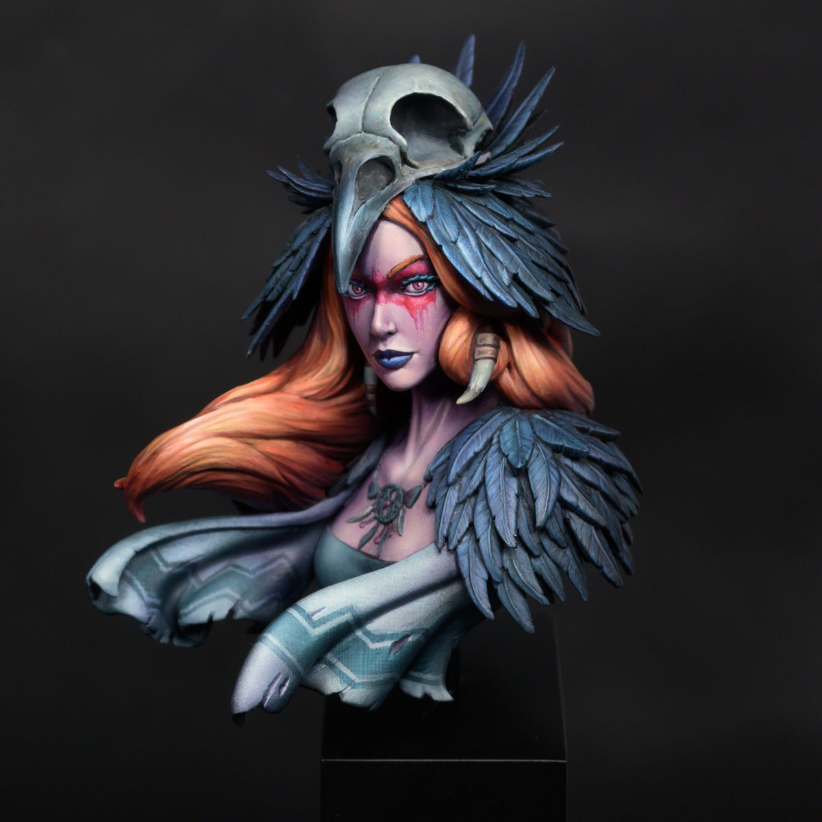 Morrigan, Bust