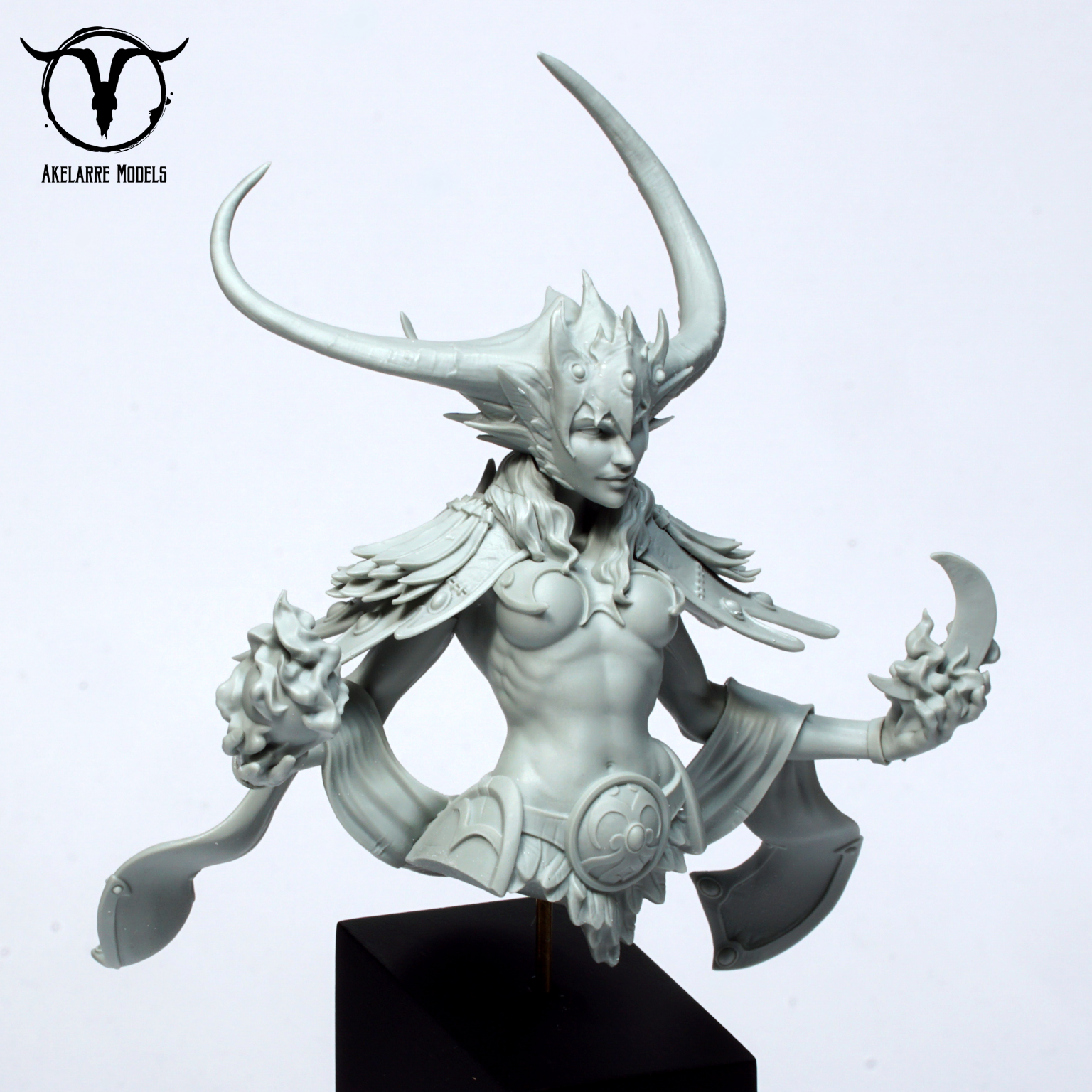 AMARI, Bust