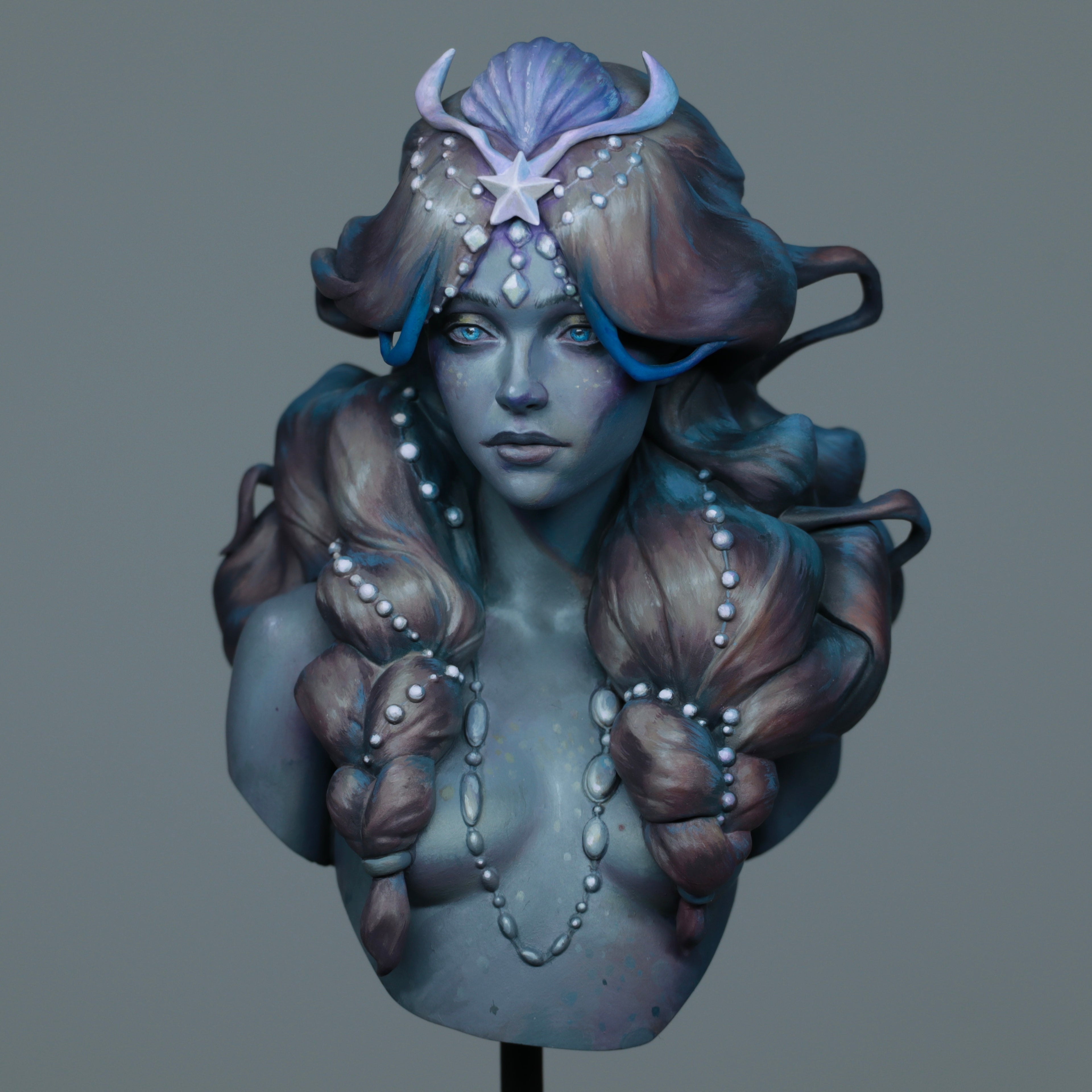 Siren, Bust – view 2