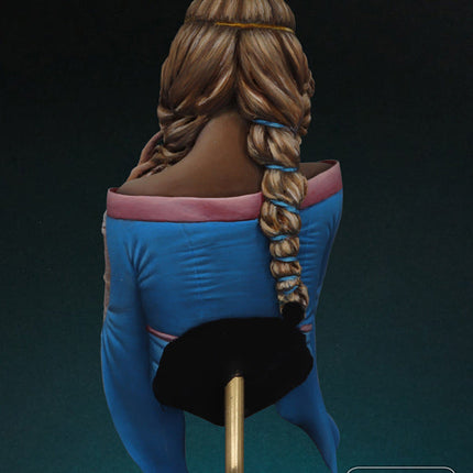 Rosamund (back)